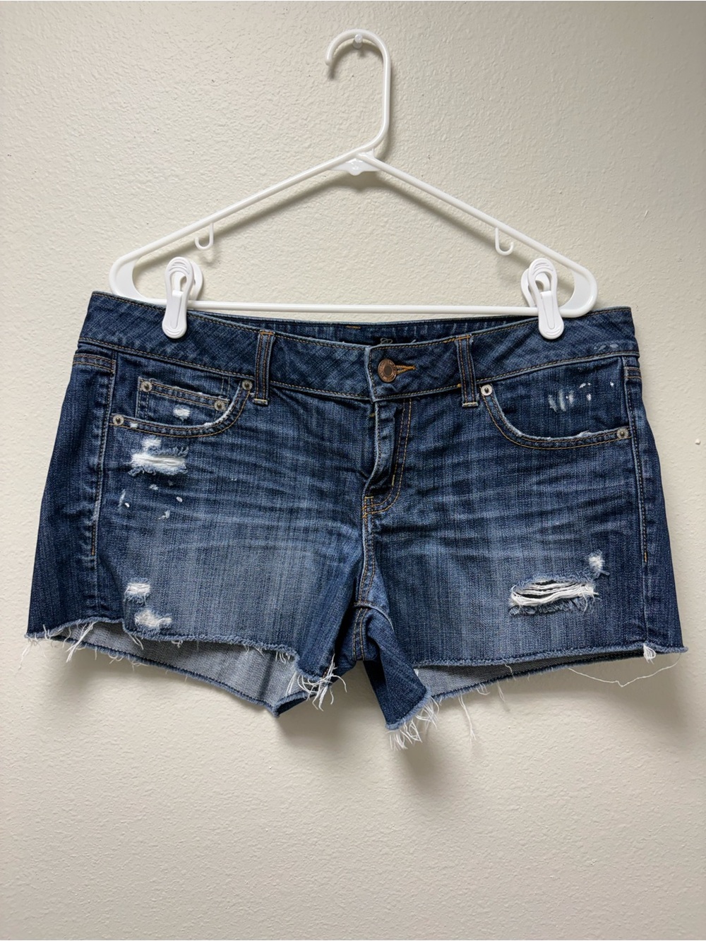 American Eagle Women's Blue Denim Cut Off Shorts 14 Mid Rise Button 5-Pocket Rip